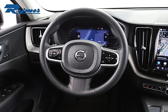 Volvo XC60 13 of 25