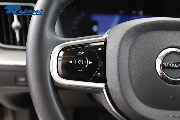 Volvo XC60 16 of 25