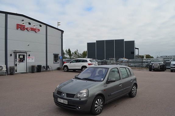 Renault Clio 2 of 13