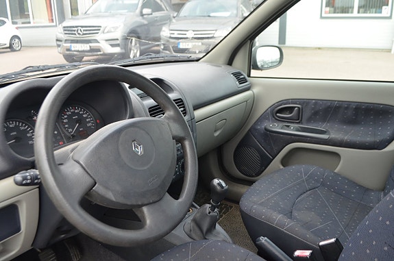 Renault Clio 12 of 13