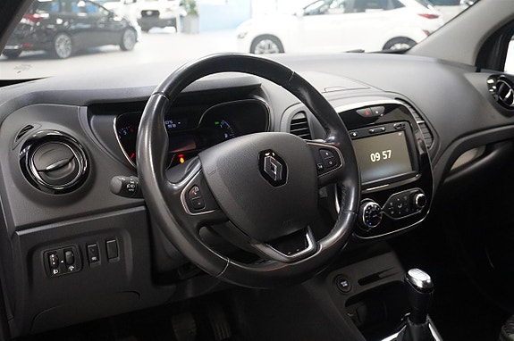 Renault Captur 2 of 15