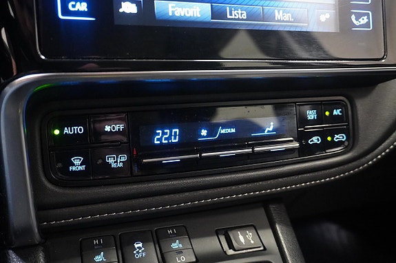 Toyota Auris 10 of 15
