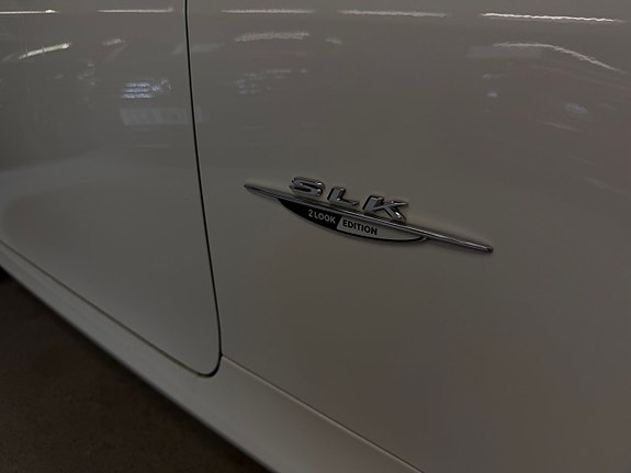 Mercedes-Benz SLK350 6 of 20