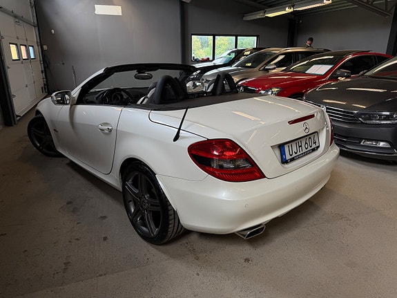 Mercedes-Benz SLK350 5 of 20
