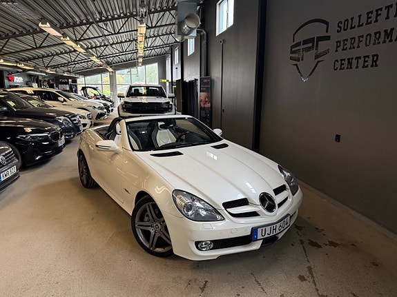 Mercedes-Benz SLK350 4 of 20