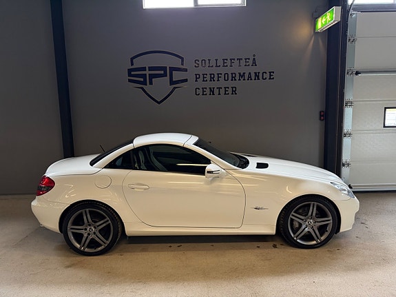 Mercedes-Benz SLK350 8 of 20