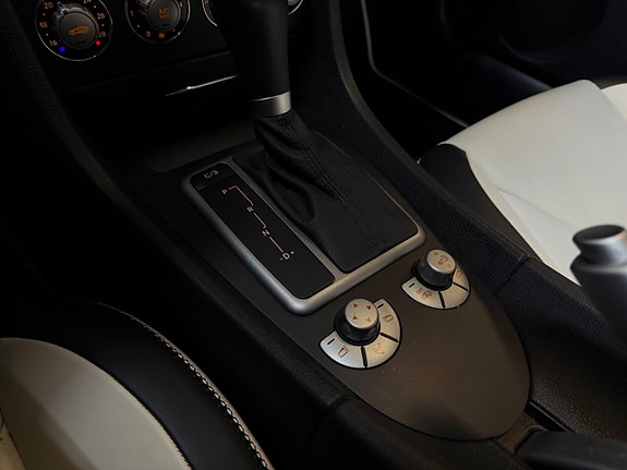 Mercedes-Benz SLK350 18 of 20
