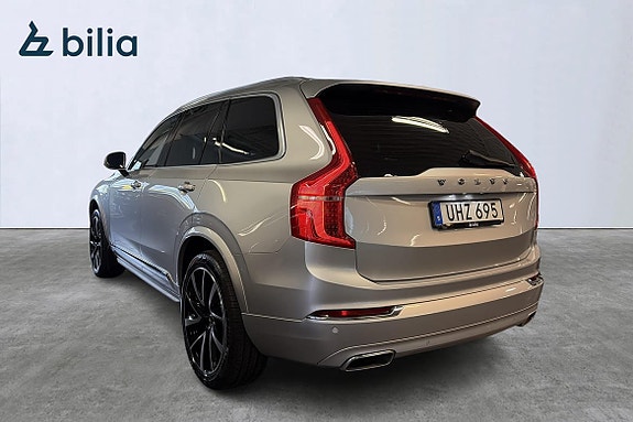 Volvo XC90 4 of 26