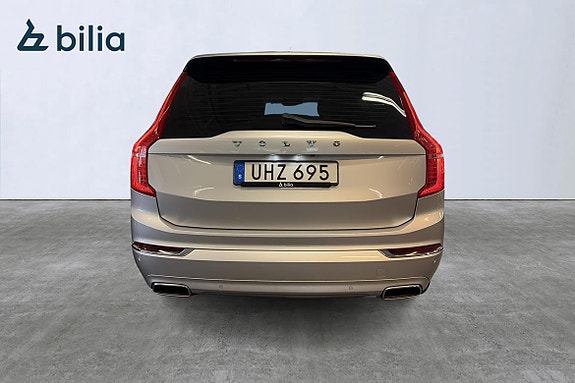 Volvo XC90 6 of 26