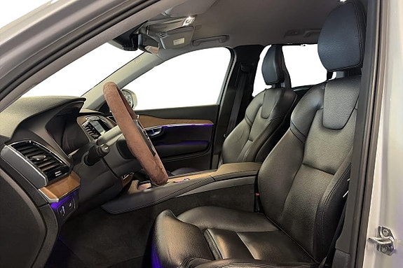 Volvo XC90 9 of 26