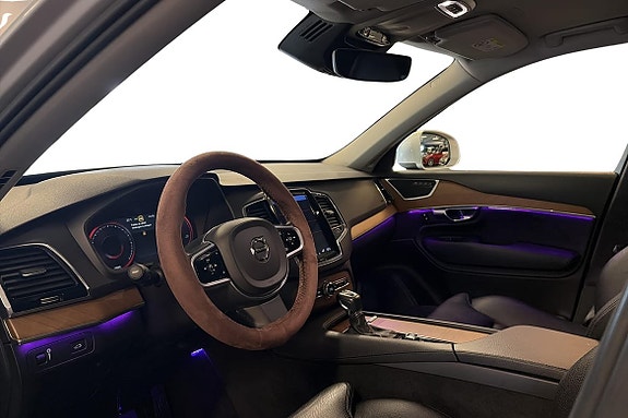 Volvo XC90 10 of 26