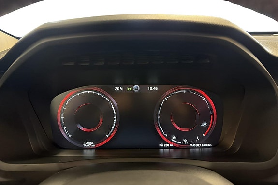 Volvo XC90 13 of 26