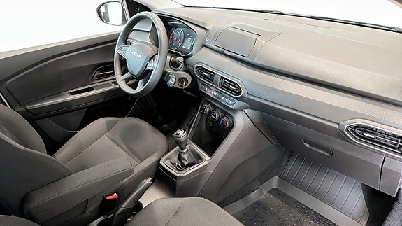 Dacia Sandero 10 of 20