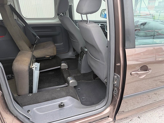 Volkswagen Caddy Maxi 21 of 27