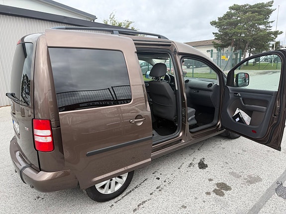 Volkswagen Caddy Maxi 24 of 27