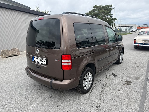 Volkswagen Caddy Maxi 12 of 27