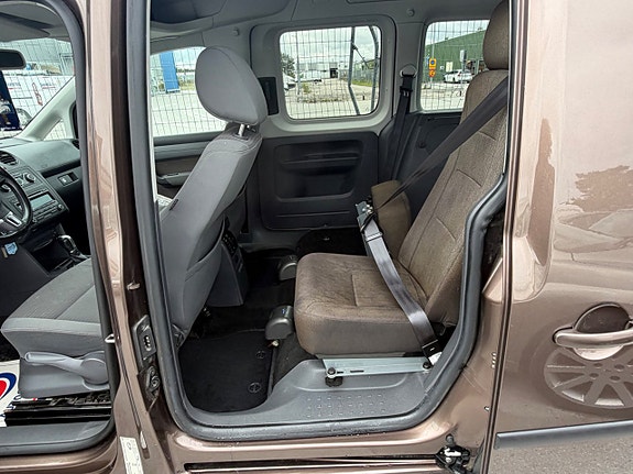 Volkswagen Caddy Maxi 19 of 27