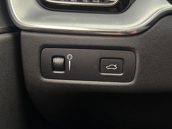 Volvo XC60 15 of 30