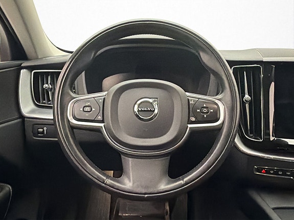 Volvo XC60 13 of 30
