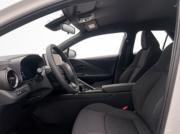 Toyota C-HR 12 of 30