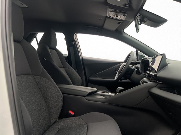 Toyota C-HR 24 of 30