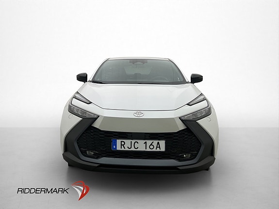 Toyota C-HR 2 of 30