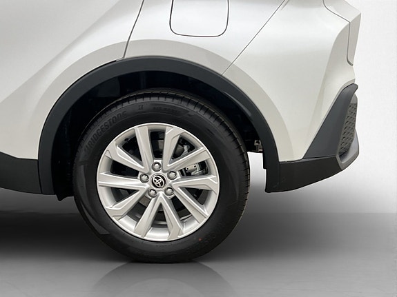 Toyota C-HR 29 of 30
