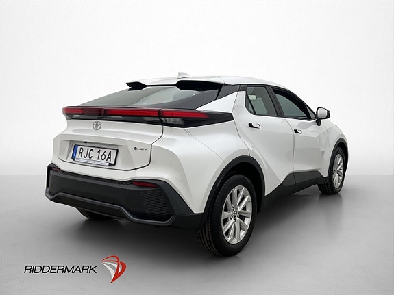 Toyota C-HR 8 of 30
