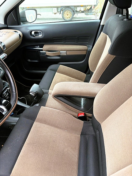 Citroen C4 Cactus 8 of 11