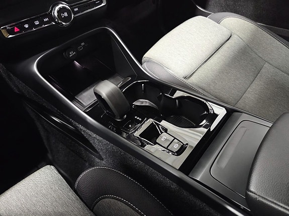 Volvo XC40 11 of 15