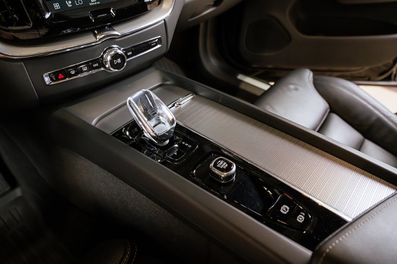 Volvo XC60 18 of 25