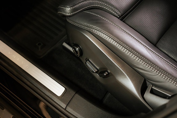 Volvo XC60 14 of 25