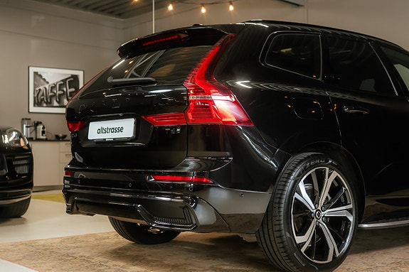 Volvo XC60 10 of 25