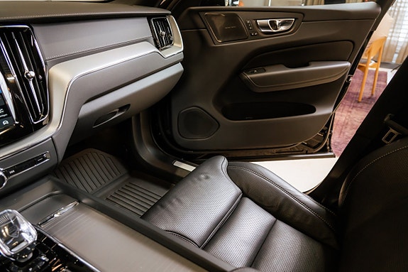 Volvo XC60 19 of 25
