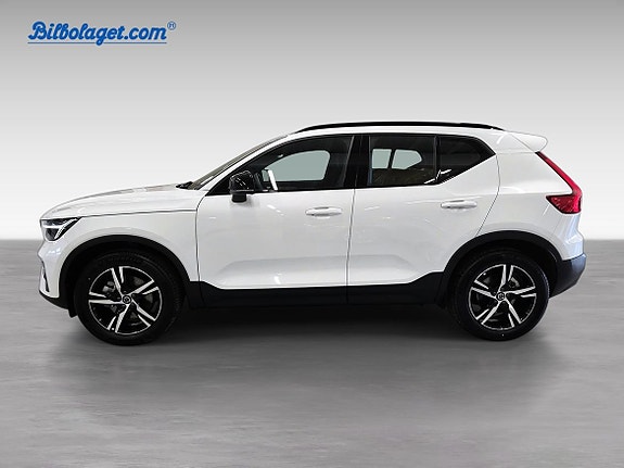 Volvo XC40 3 of 15
