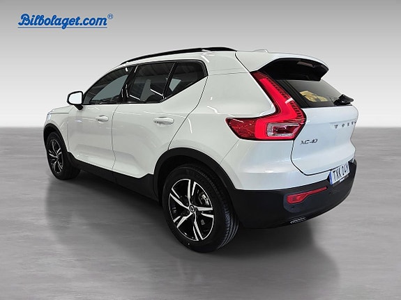 Volvo XC40 4 of 15