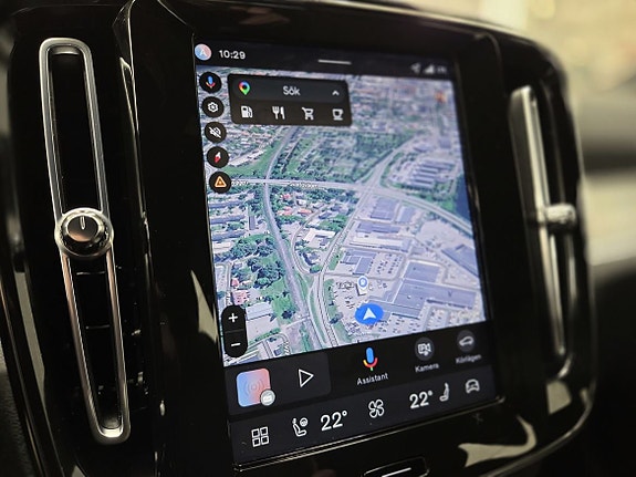 Volvo XC40 9 of 15