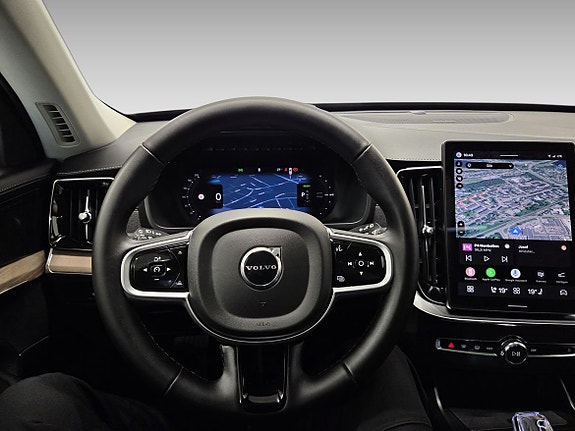Volvo XC90 8 of 18