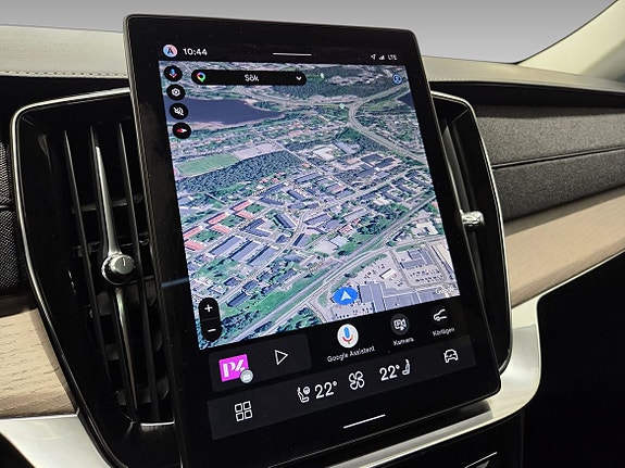 Volvo XC90 10 of 18