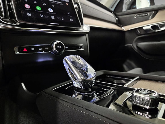 Volvo XC90 16 of 18