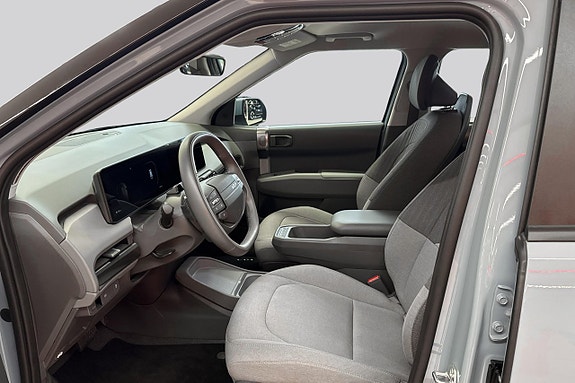 Kia EV3 8 of 15