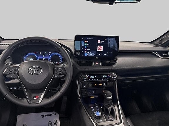 Toyota RAV4 8 of 10