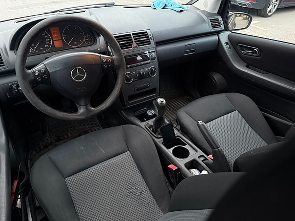 Mercedes-Benz A180 6 of 16