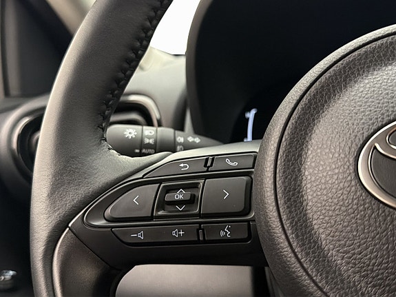 Toyota Yaris 15 of 30