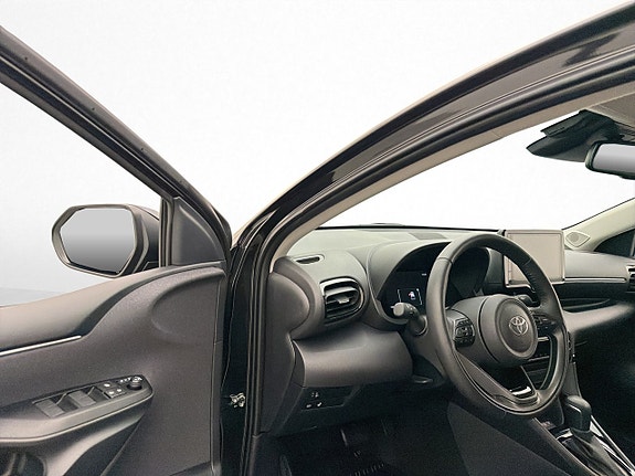 Toyota Yaris 11 of 30