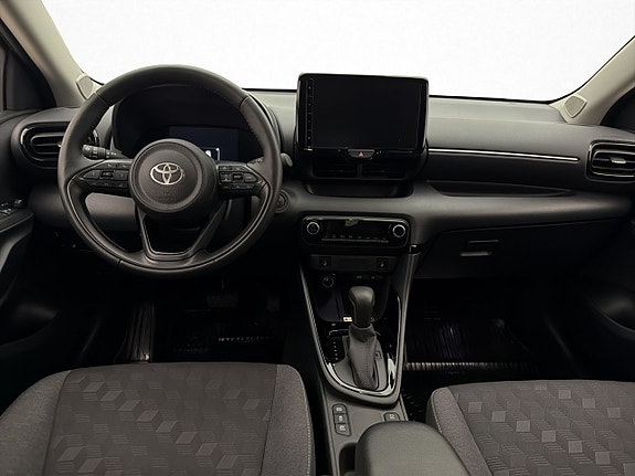 Toyota Yaris 13 of 30