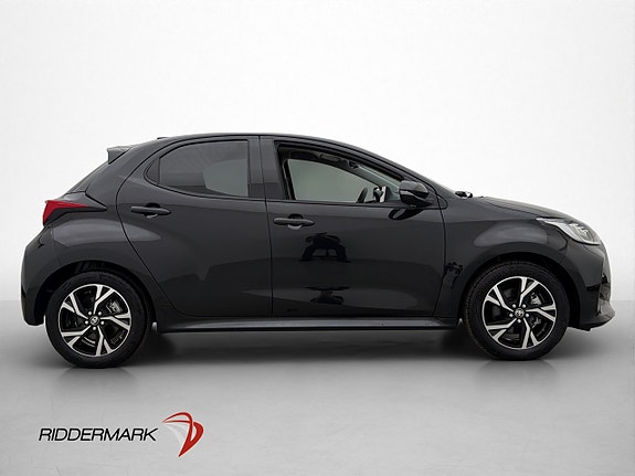 Toyota Yaris 9 of 30