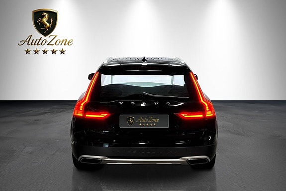 Volvo V90 Cross Country 7 of 21