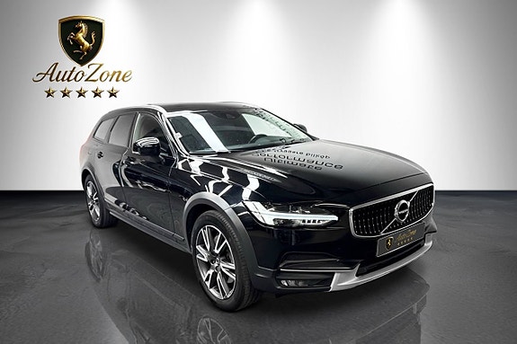 Volvo V90 Cross Country 2 of 21