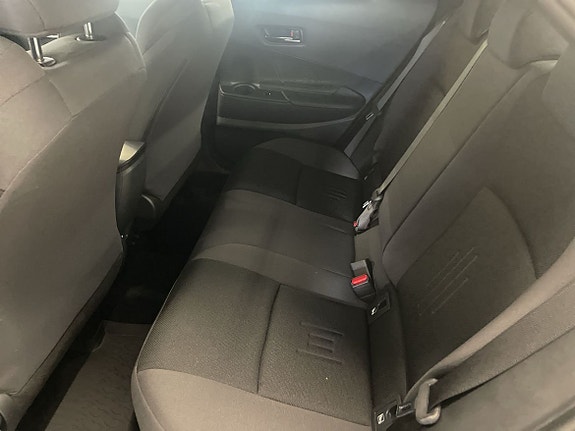 Toyota C-HR 7 of 15